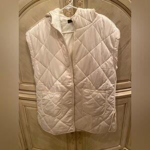 NWT Leani pale yellow hooded puffer vest, size L